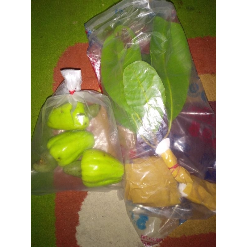 

Buah Mede Tanpa Biji