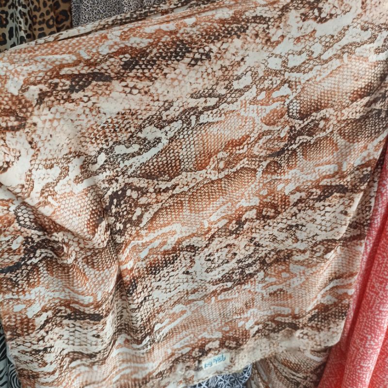 kain ceruty babydoll motif  / kain motif / kain ceruty motif / kain motif ular / kain motif ular // 