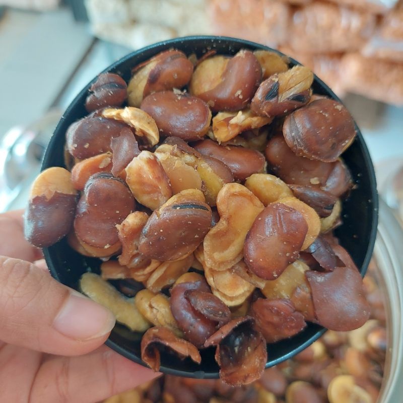 

KACANG KORO KULIT 500 GRAM - SNACK KILOAN