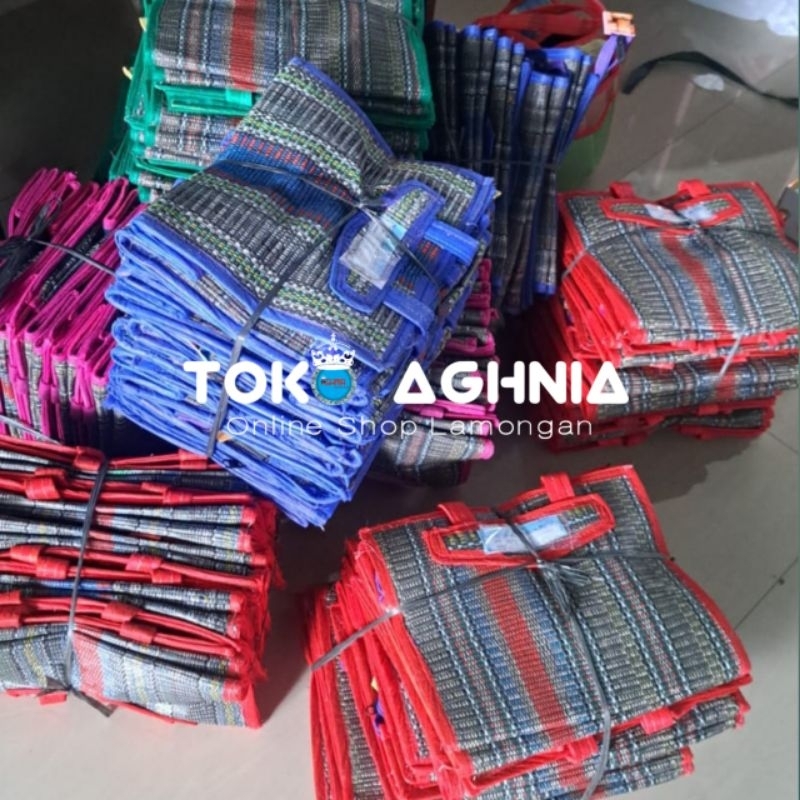 

Paket 100pcs - Tas Tenun Tikar Hajatan (Muat 8Kg) / Tas Buwuh Souvenir / Tas Hajatan Grosir Murah