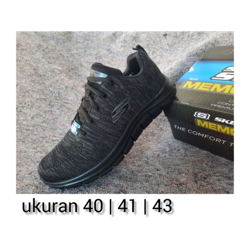 sepatu kerja sekolah hitam polos Skechers full black tacker front runner
