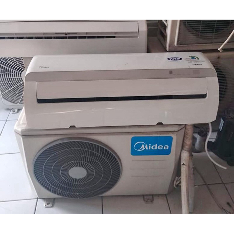 AC second 1/2pk Midea