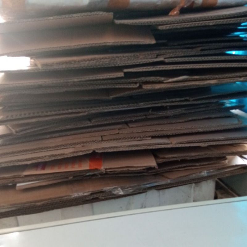 

KARDUS BEKAS UNTUK TAMBAHAN PACKING