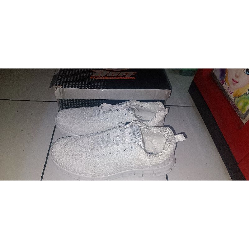 new sepatu Duff putih