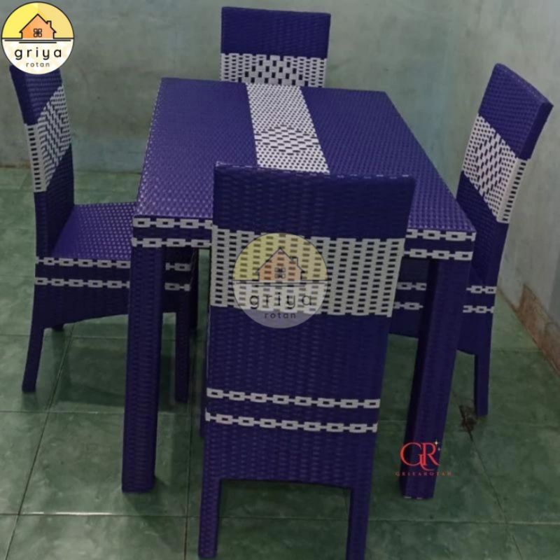 Set Meja Makan Rotan Sintetis Kursi 4