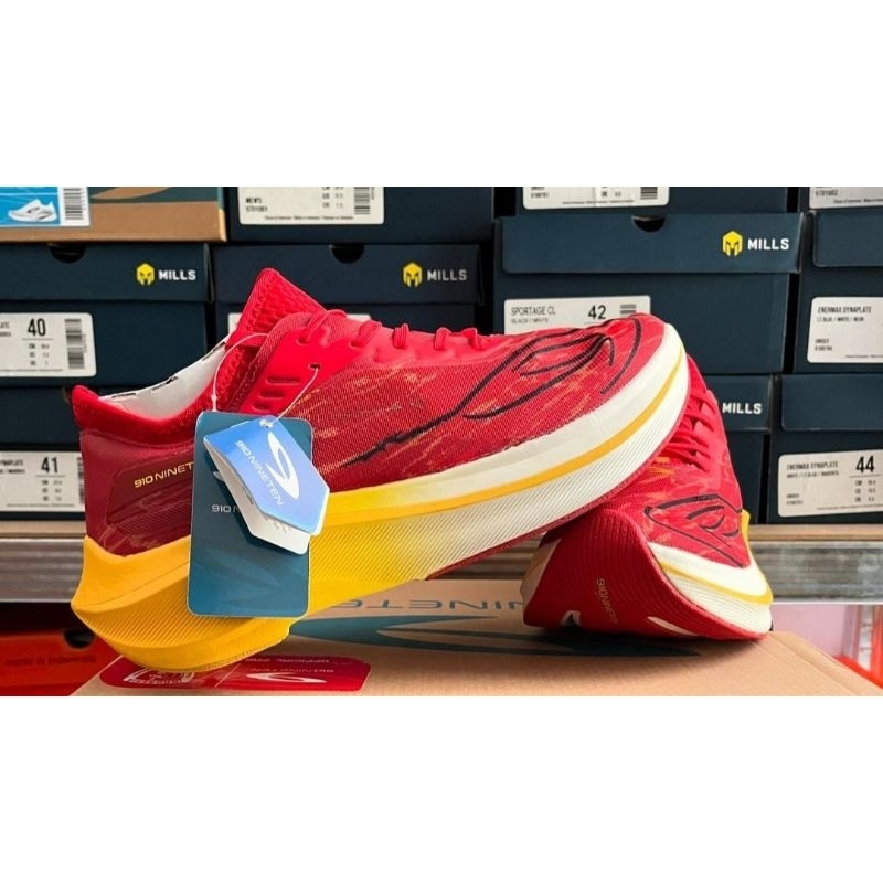 Sepatu Nineteen Haze Veloce-Red/White