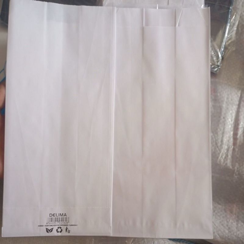

Kantong kertas makanan / Paper Bag/ Isi 100 / Kertas Fried chicken/Delima