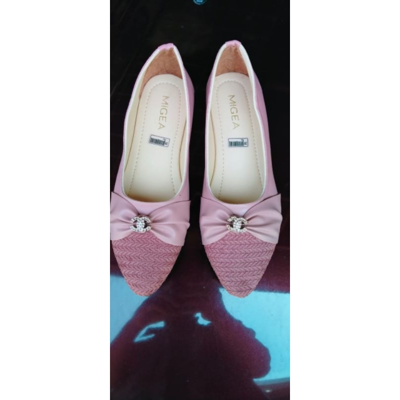 sepatu casual wanita kulit merek MIGEA