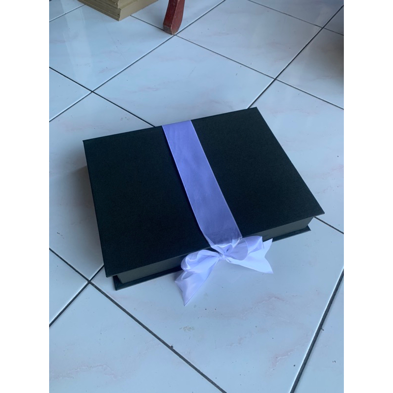 

Suprise Box Kado Pita Luar