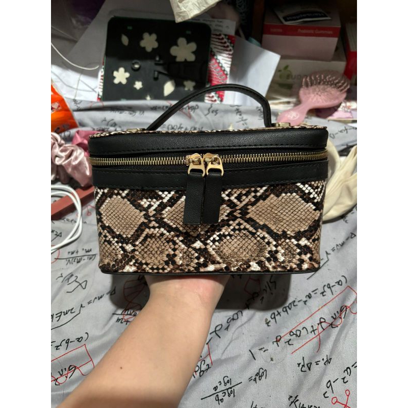 tas pouch snake skin