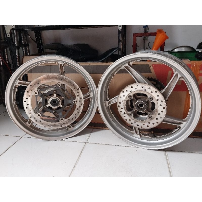 pelk velg ori Cbr 250 kyj CBR 250R CBU thailand KYJ Original