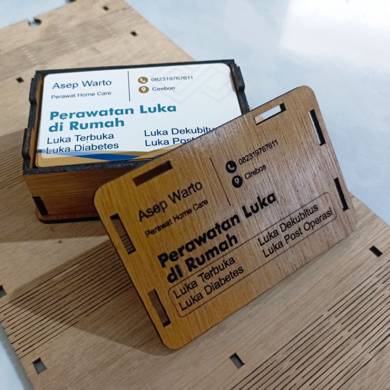 

Kartu Nama Perawat Homecare Premium Sudah Termasuk Box