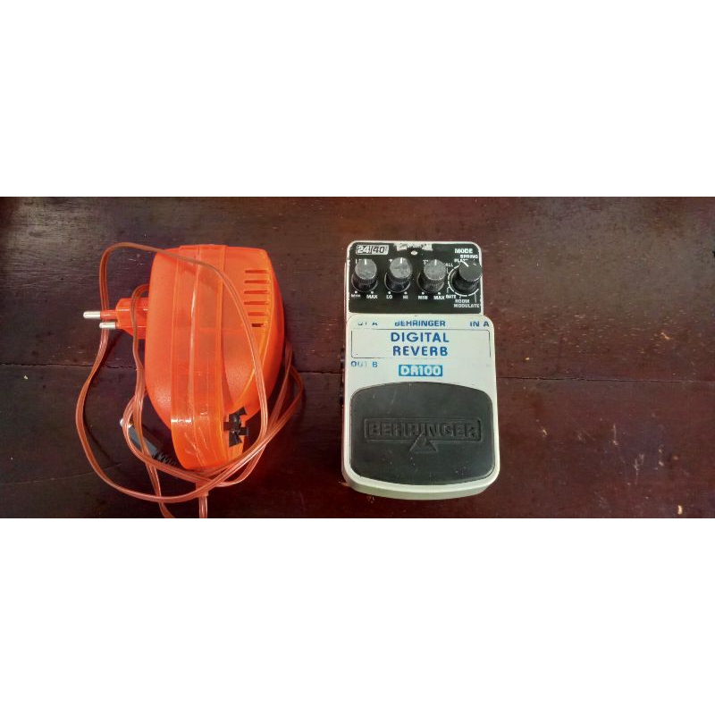 efek gitar Reverb behringer