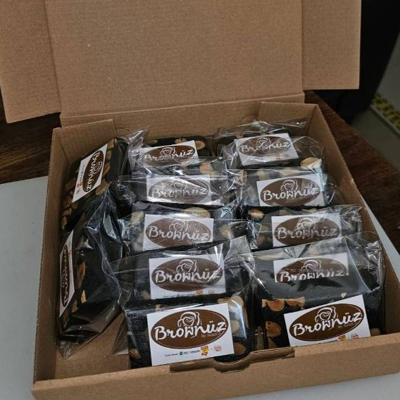 

Brownies (Brownüs) kotakan isi 12