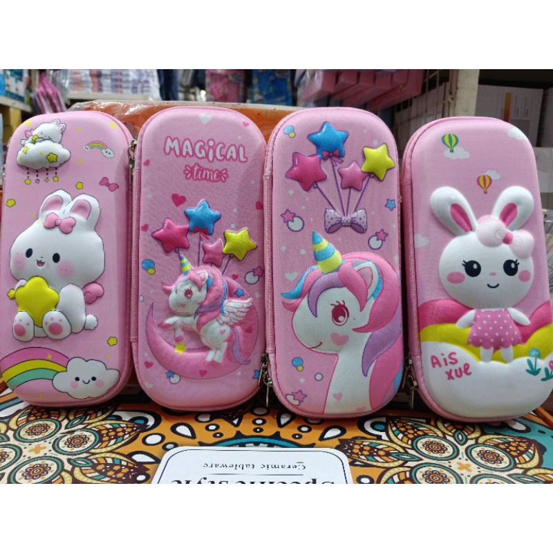 

Tempat Pensil 3D Timbul Karakter Lucu