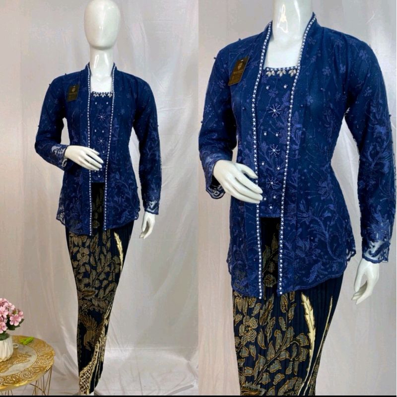 Stelan kebaya kutubaru-kebaya wisuda terbaru-kebaya kondangan-kebaya Kartini