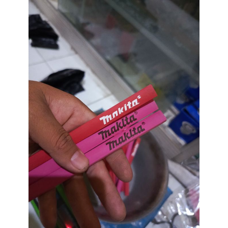 

pensil kayu makita