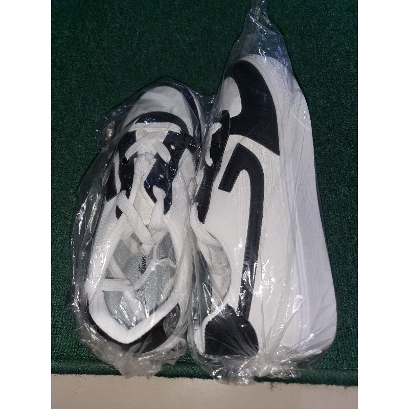 Dr. Kevin Sepatu Sneakers Casual Pria Kets Sekolah Kulit 881-001