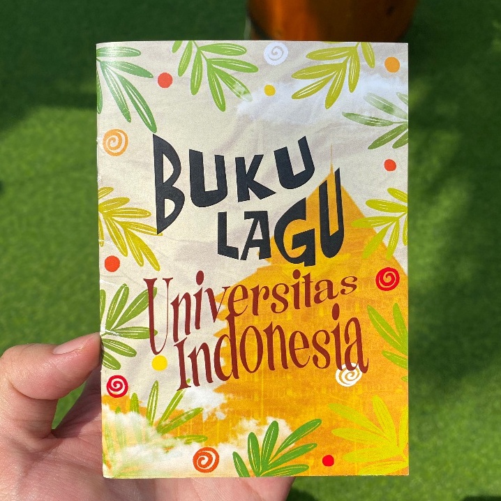 

KODE F94D Buku Lagu Padus Maba UI Paduan Suara Universitas Indonesia KUMPULAN LAGU PADUS UNIVERSITAS INDONESIA MABA UI STARTER PACK COMPACT KECIL BUKU SAKU LAGU LIRIK TEKS BALAIRUNG POCKET SIZE PREMIUM ART PAPER SOFT COVER