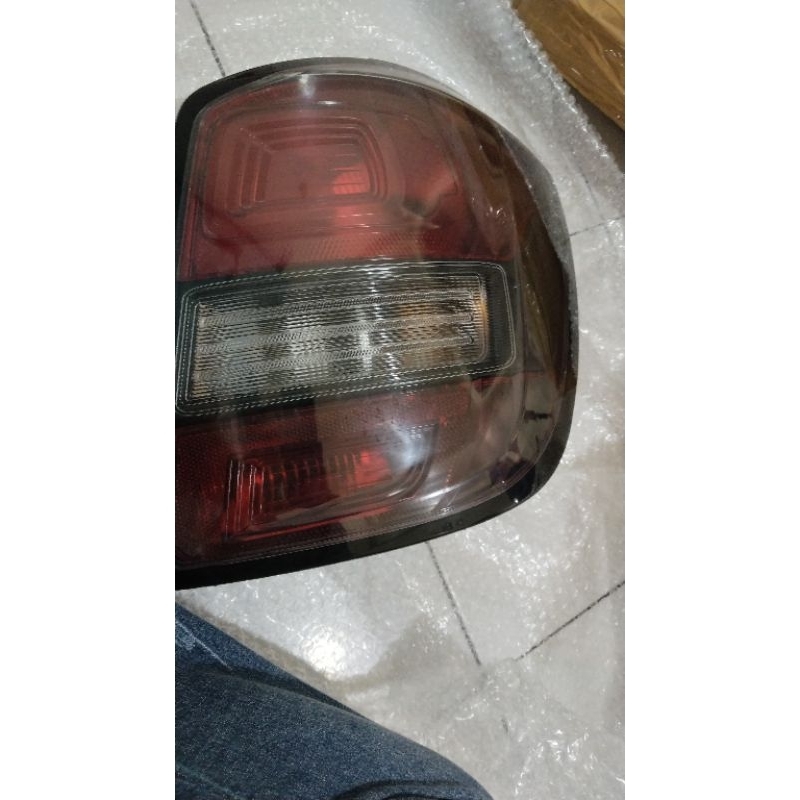 Lampu belakang Chevrolet Spin sebelah kanan