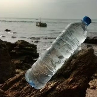 air laut asli kaya mineral,air laut untuk akuarium paket 13.ltr