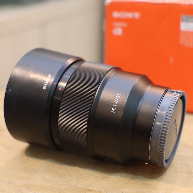 LENSA SONY FE 85MM F1.8 - LENSA FE 85MM F1.8 MULUS SEPERTI BARU - Lensa sony FE 85mm - lensa fullfra