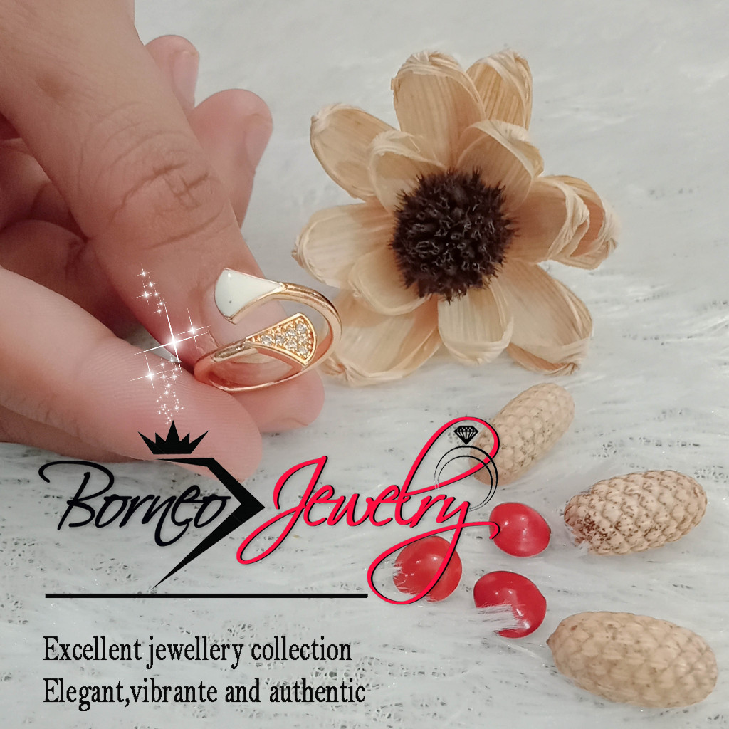 BJ-A31 Cincin Titanium Wanita Emas imitasi Tidak mudah luntur anti karat