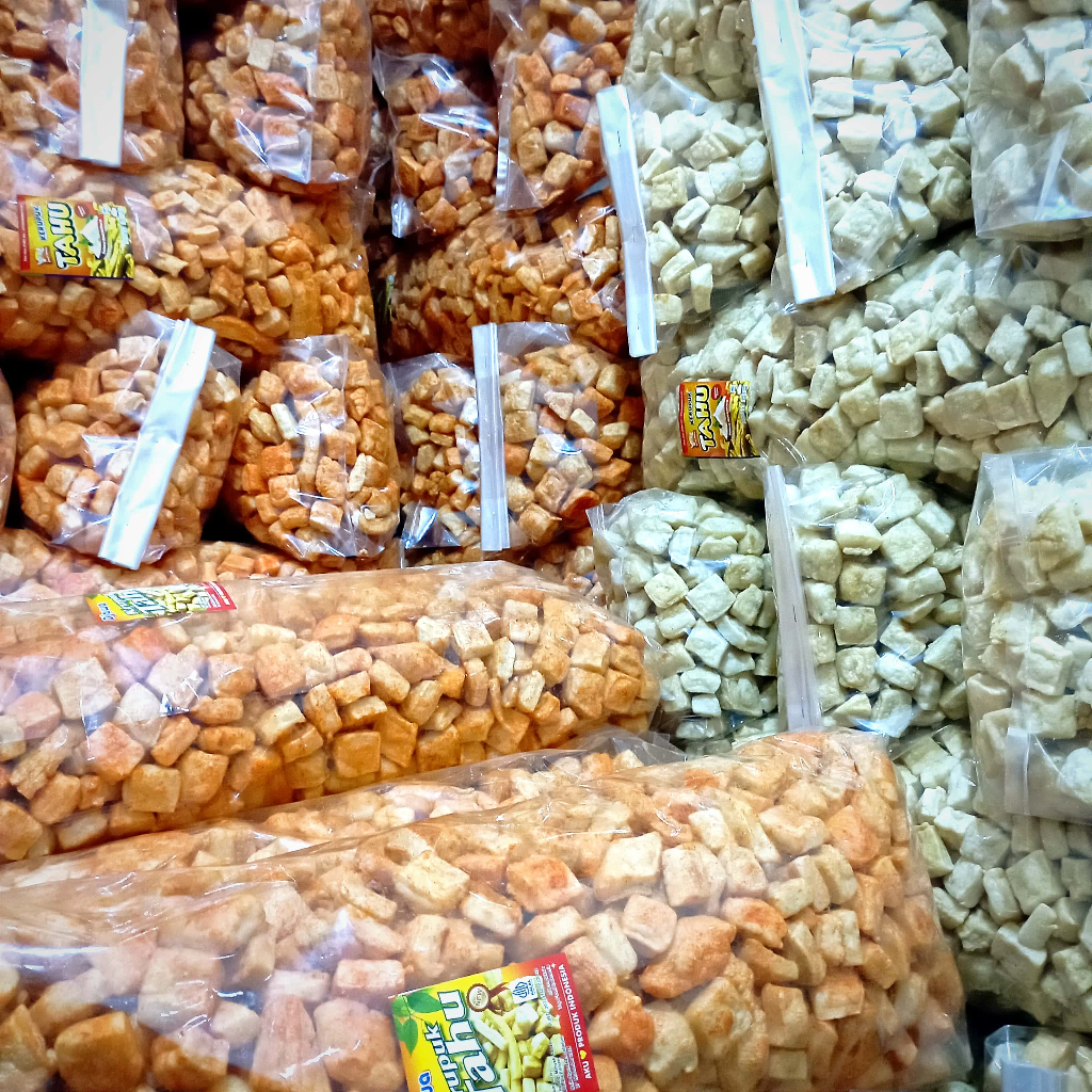 

Korzaln [ 500Gr ] Kerupuk Tahu Kotak Gurih Renyah / Camilan Snack Kiloan -B