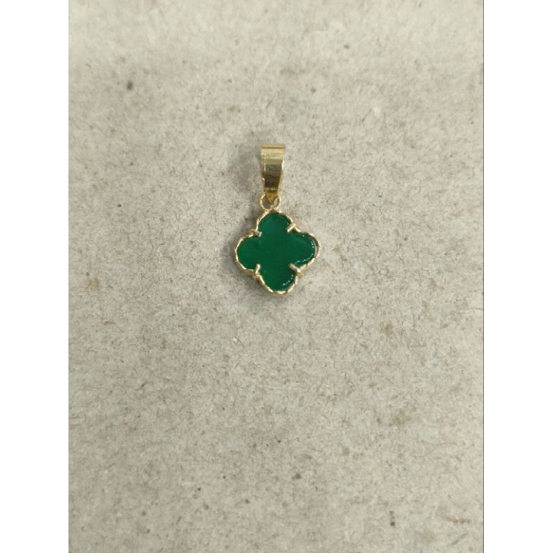liontin batu clover hijau 1/2 gram emas muda