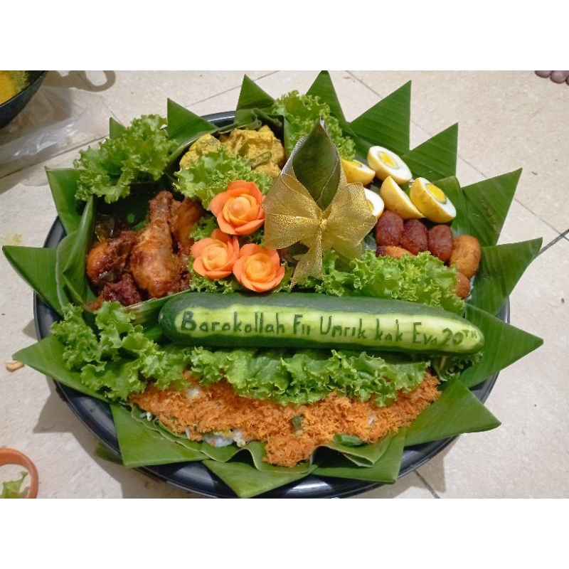 

Tumpeng Hias 5 porsi BOSS Skoel