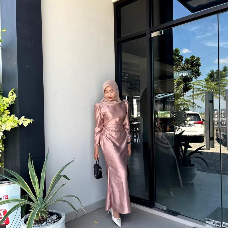 ELLORA DRESS WANITA SATIN SILK Gamis Wanita Muslim Gaun Kondangan Gamis Lebaran Lengan Karet Balon