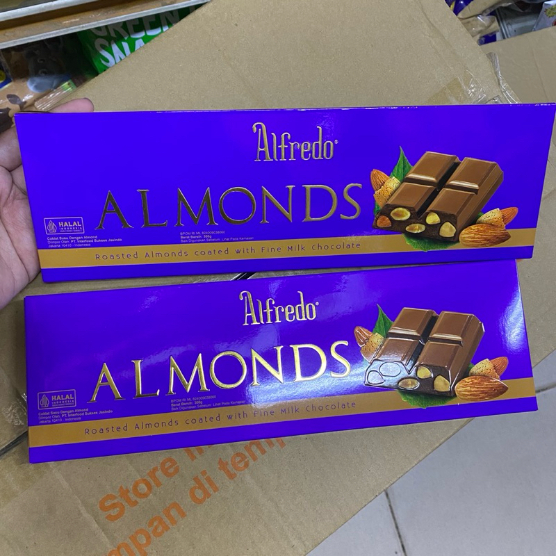 

ALFREDO Chocolate Almonds 300 gr / Coklat Alfredo Almond