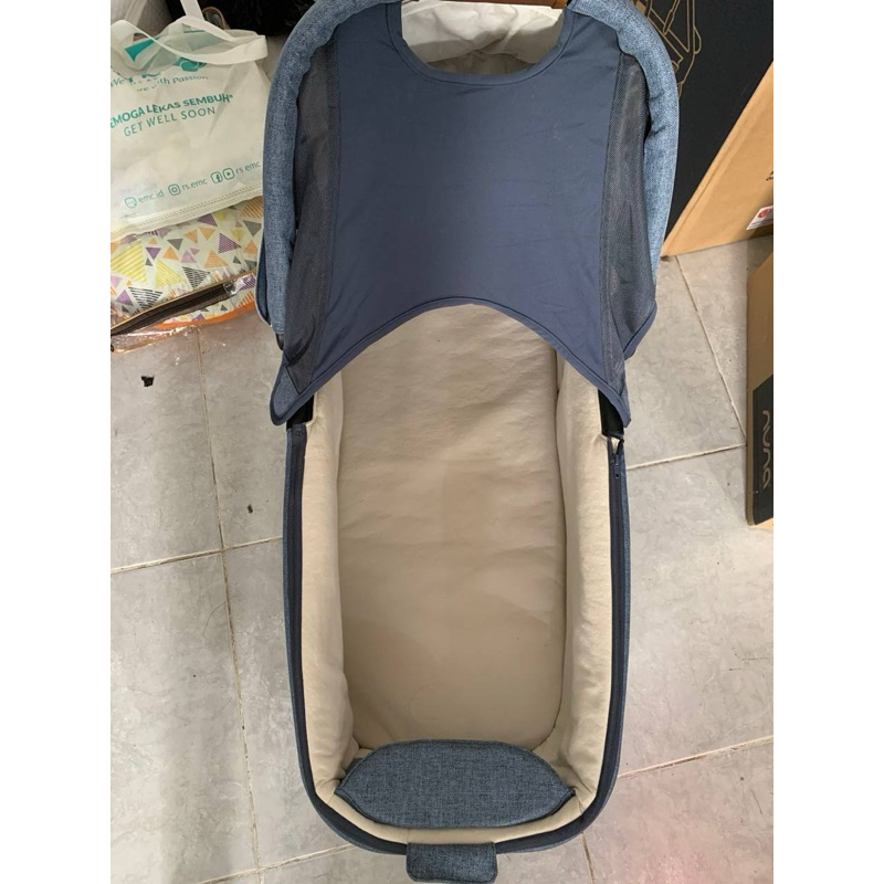 NUNA MIXX CARRYCOT / BASSINET ASPEN Preloved