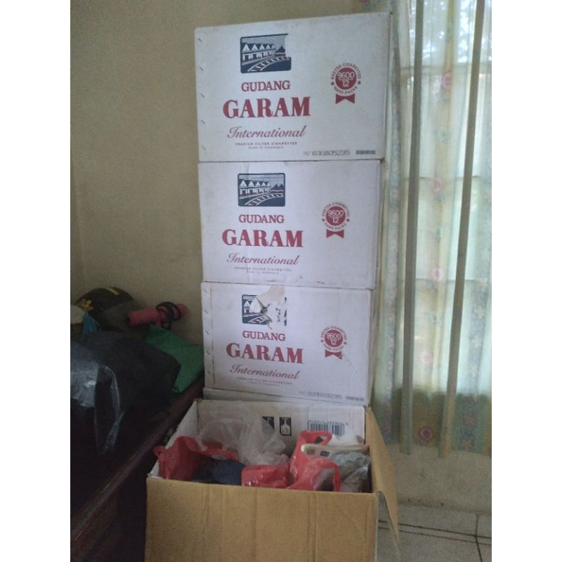 kardus bekas gudang garam