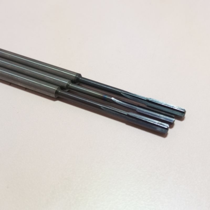 Rimer Carbide 4mm second...rimer Carbide 4 mm bekas mulus....