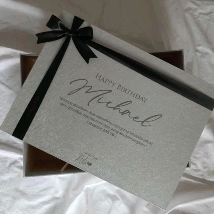 

BOX KADO / BIRTHDAY / WEDDING / BOX AESTETIK / HAMPERS / KOTAK SEPATU