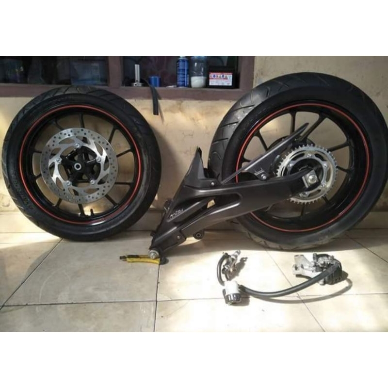 Velg R15v3 dan Swing Arm