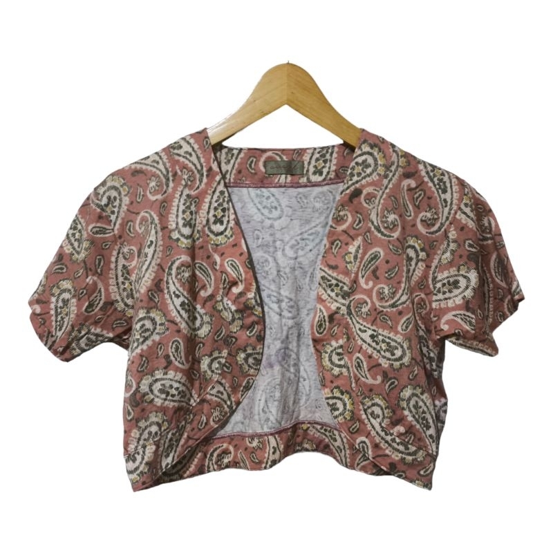Outer crop short sleeve paisley pattern avecit (minus)