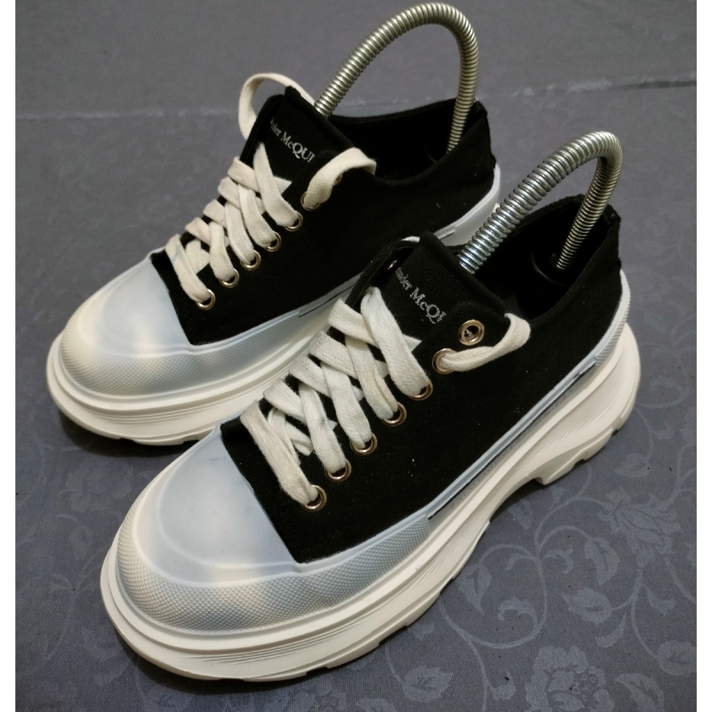 Second Sneaker  Alexander McQueen Hitam putih Size 35