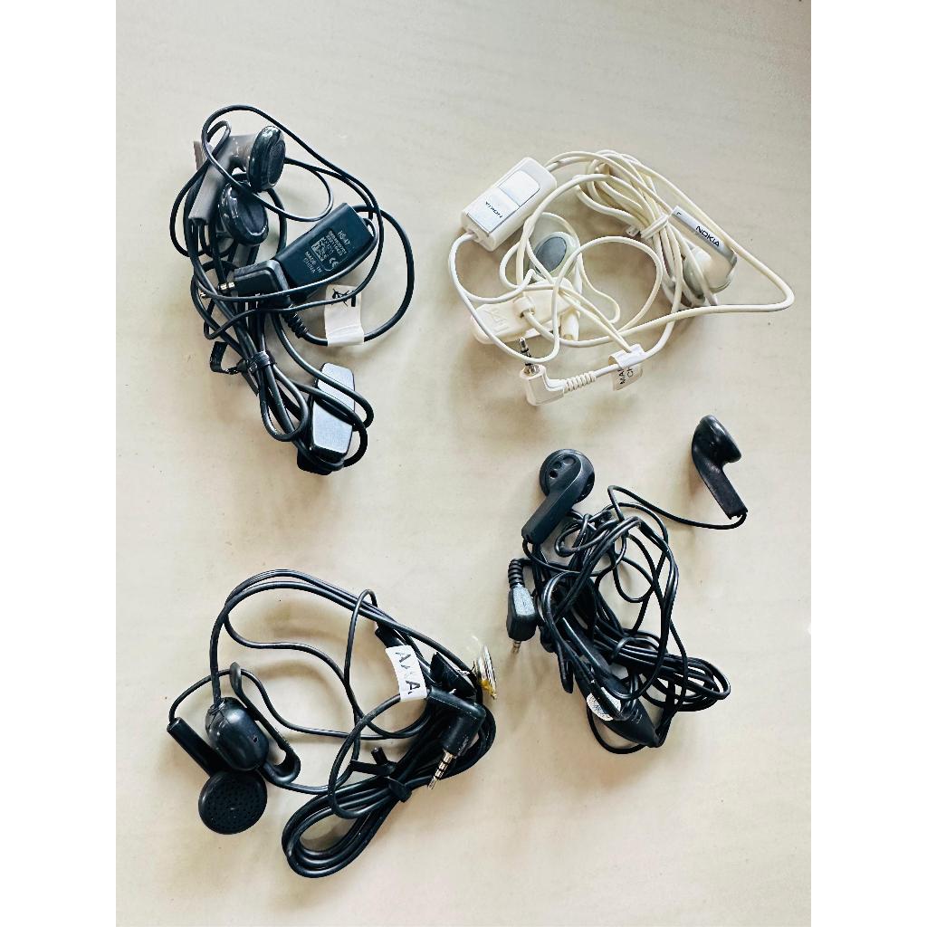 HEADSET HEDSET UNIVERSAL COLOKAN KECI 2.5MM COCOK UNTUK HP JADUL Nokia 6300 Nokia 6600 2300 2610 231