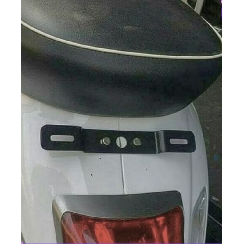 BREKET/ DUDUKAN PLAT NOPOL BELAKANG vespa LX S LXV Primavera .sprint.  vespa matic