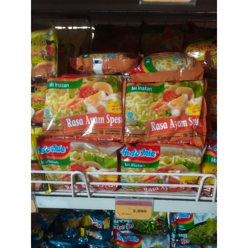 

Mie instan rasa ayam spesial
