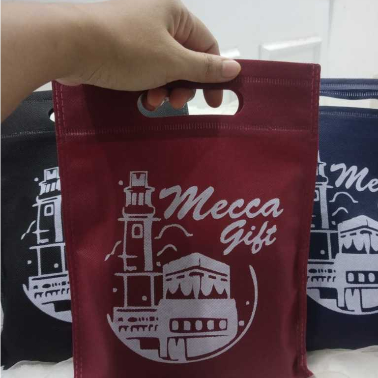 

Tas Oleh Oleh Haji Dan Umroh / Tas spundbond tebal oleh oleh haji dan umroh