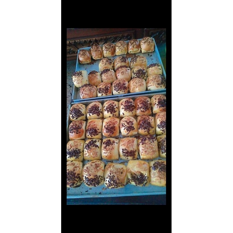 bolen pisang coklat keju 1kotak isi 10 pcs