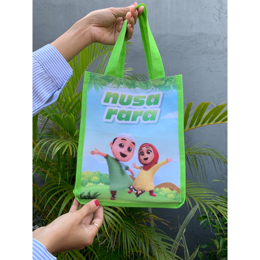 

Goodie Bag Hampers Souvenir Tas Ulang Tahun Anak Nusa Rara Bahan Spunbond Ready Stok Potrait