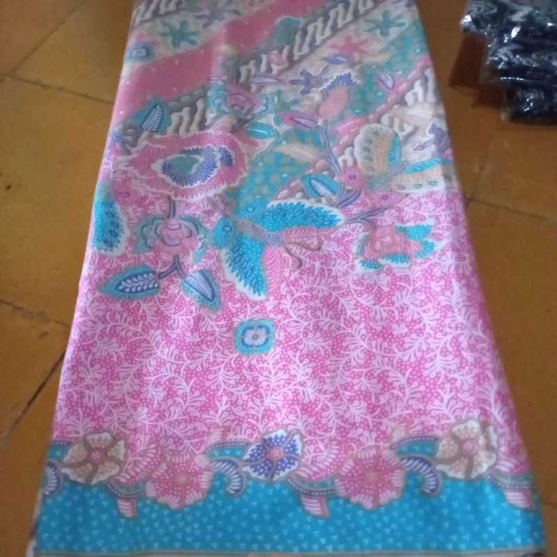 kain batik pink