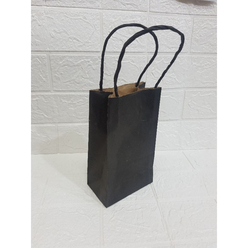 

Paper bag hitam kecil 19x11x7