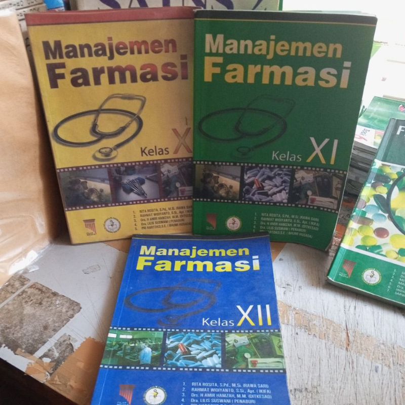 BUKU MANAJEMEN FARMASI UNTUK SMK FARMASI KELAS X, XI, XII