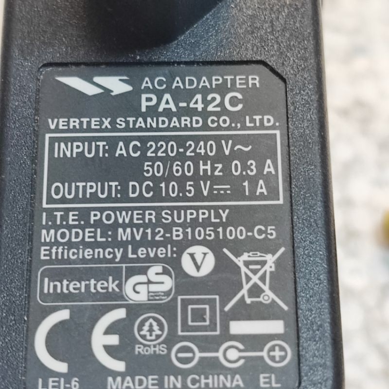 Adaptor VERTEX PA-42C 10,5VDC 1A Jack 4mm