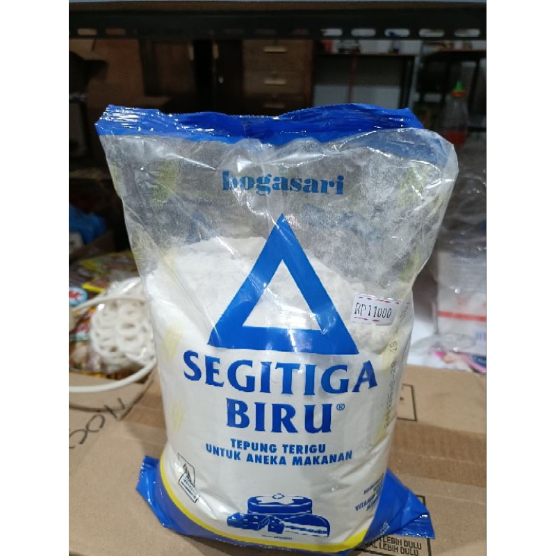 

tepung terigu segitiga 1 kg